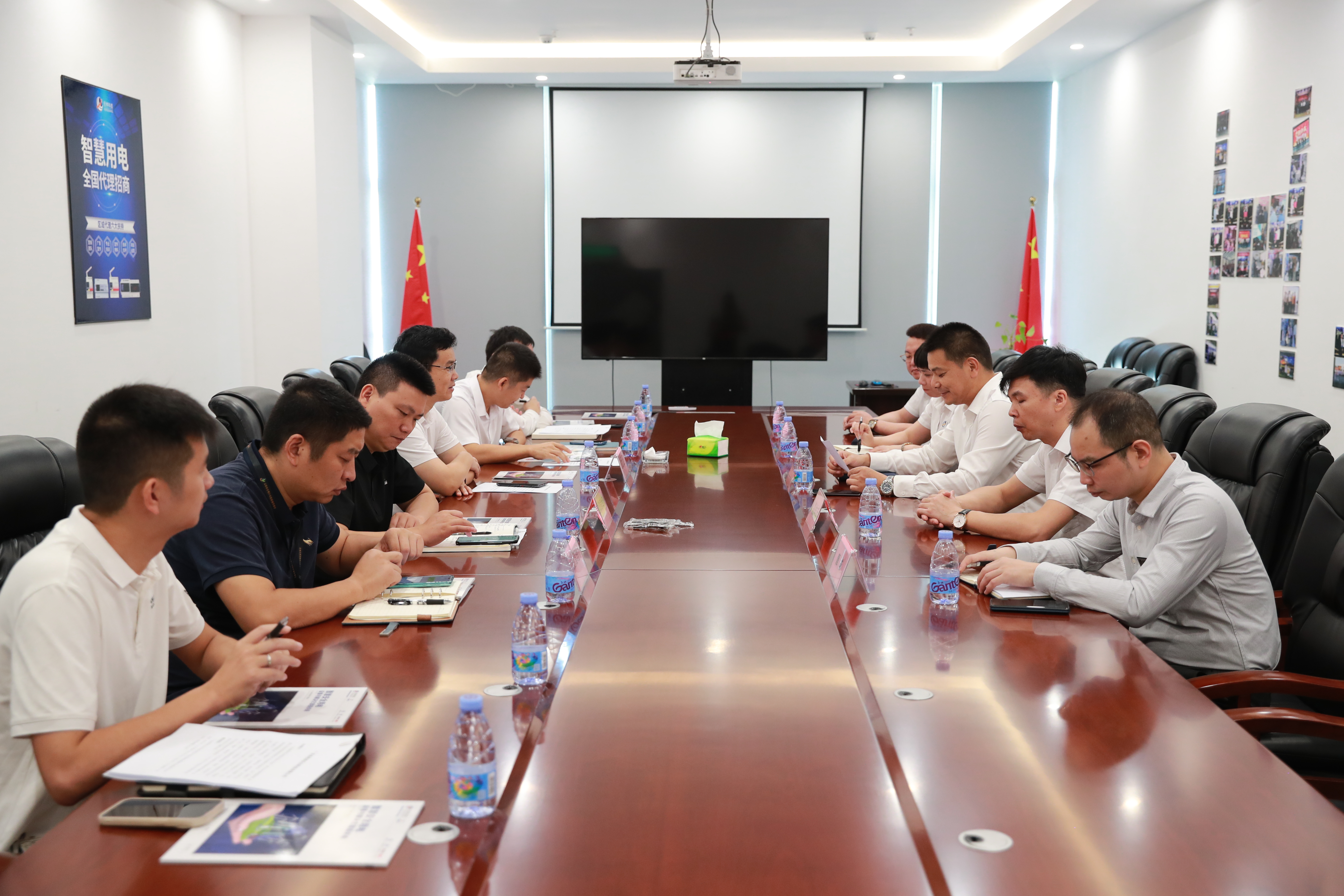 深圳市光明区凤凰街道党工委领导走访AB.COM科技